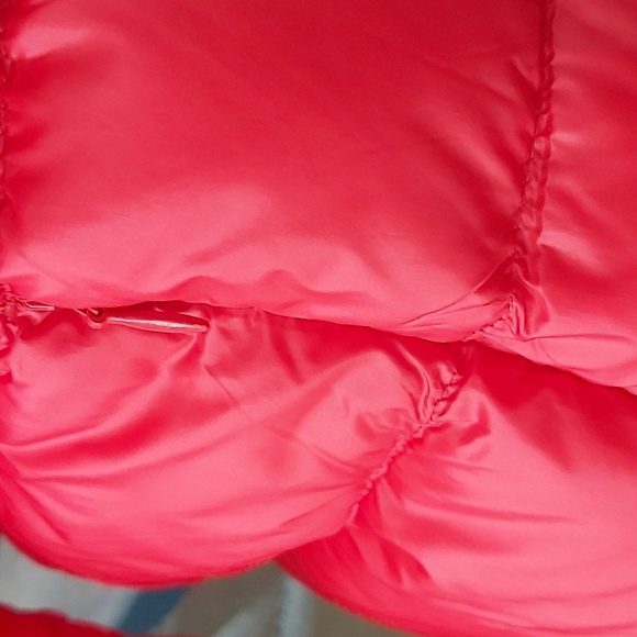 Aritizia Red Puff Jacket - Picture 6 of 9